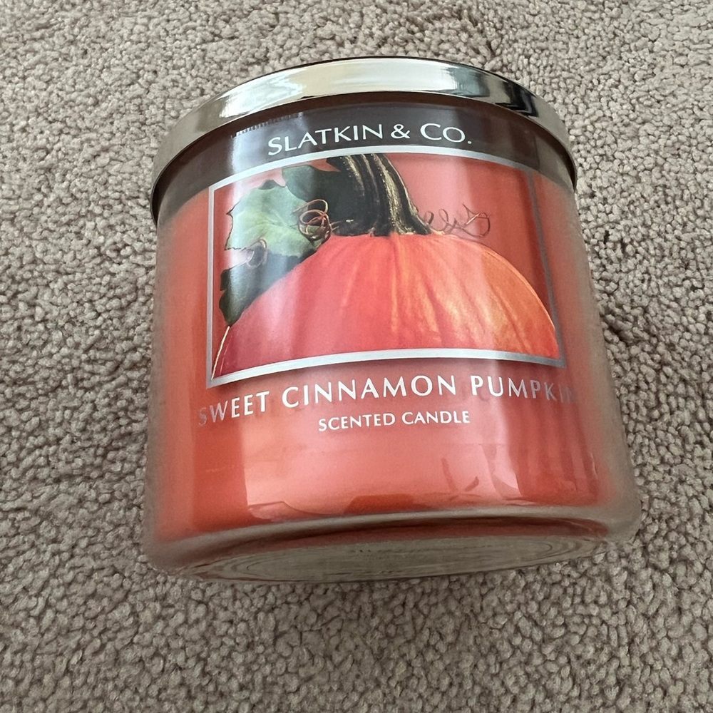 Slatkin & Co Sweet Cinnamon Pumpkin - 3 wick 14.5 oz candle - NWT